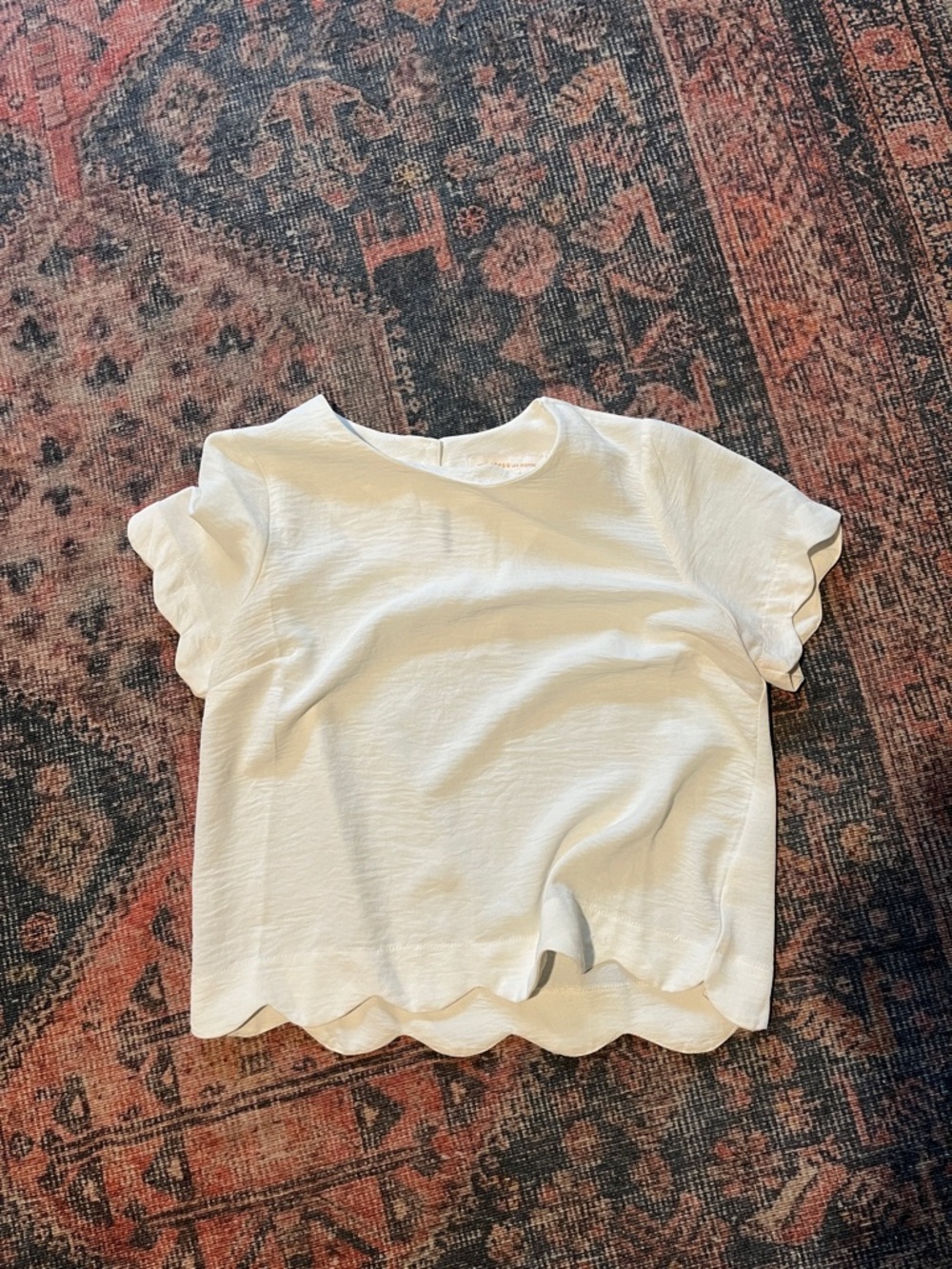 Monteau White Scallop Hem Short Sleeve Top
